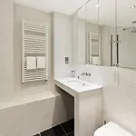 The South Kensington Wonder - Trendy 3Bdr House With Garden